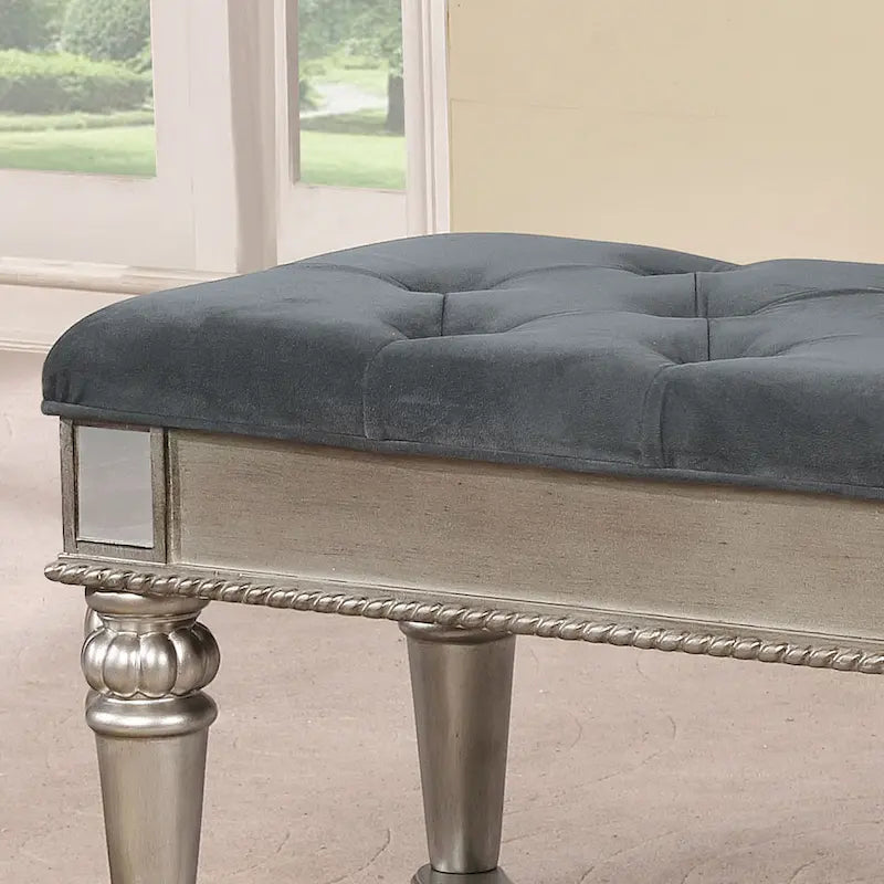 Banc d'appoint capitonné en tissu traditionnel