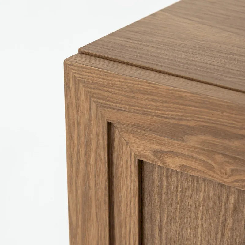 Armoire de rangement à deux portes et étagères
